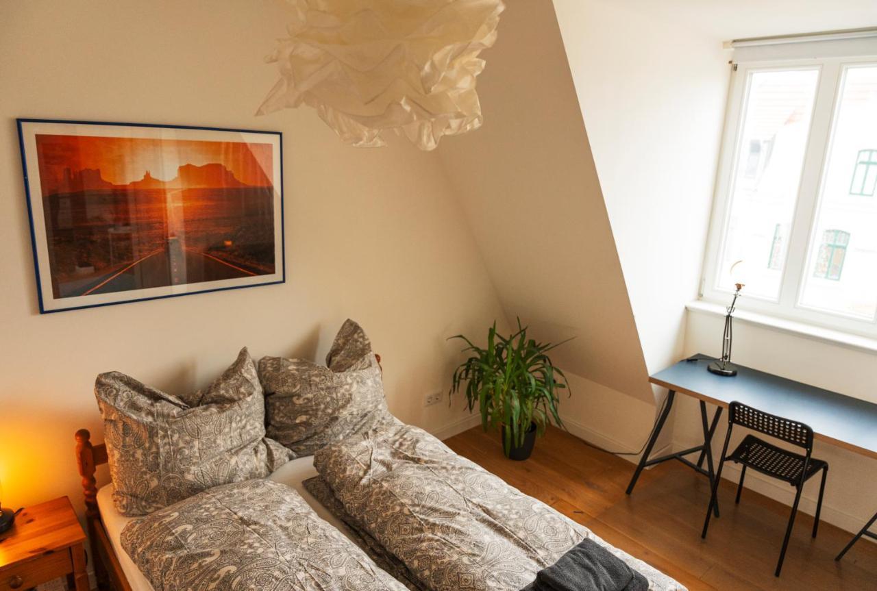 Woelkchen - Wohnung Mit Balkon, Holzdielen & Tv Бремергафен Екстер'єр фото